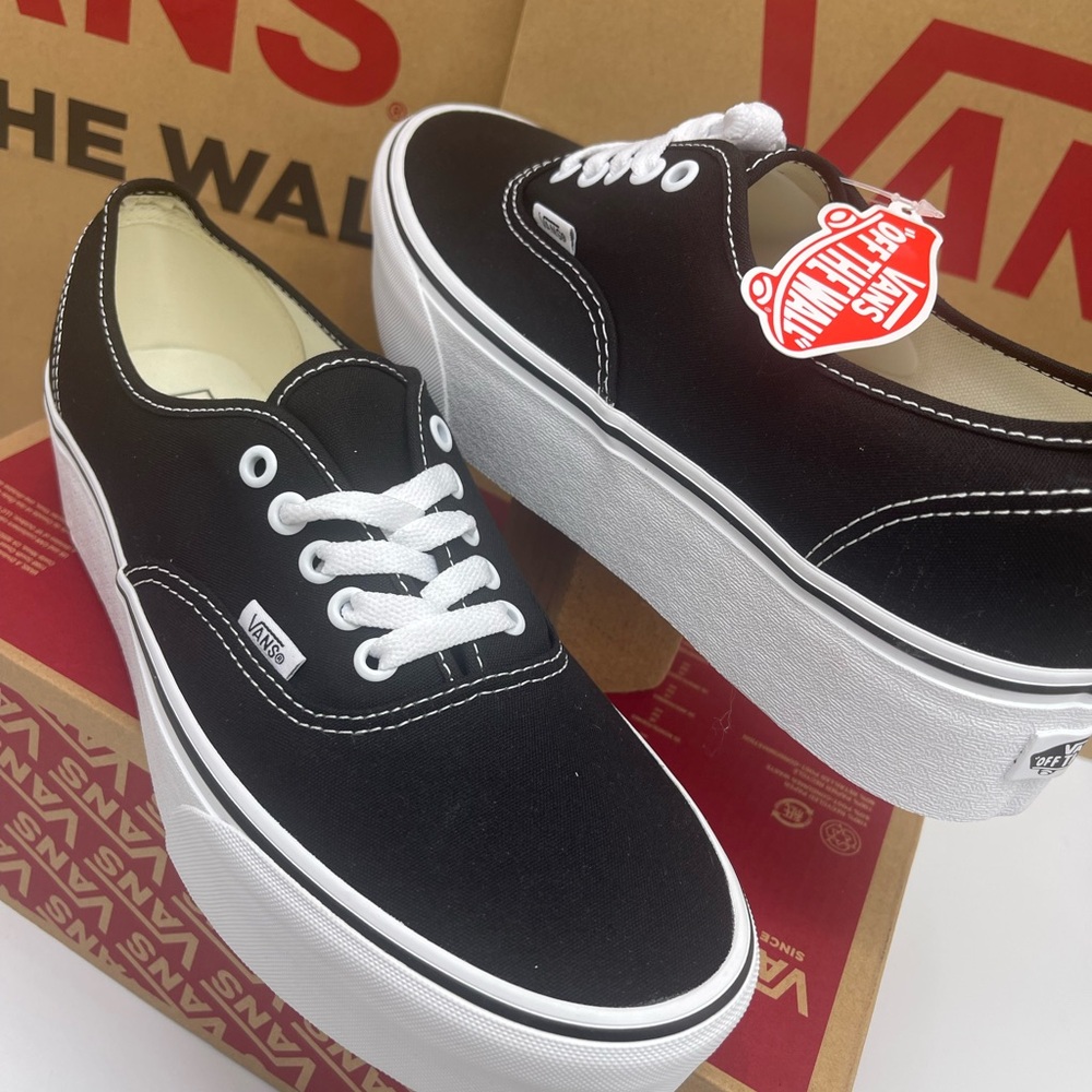 Vans Men’s Authentic Stacked
Canvas Black/True W Platform Sneakers
VN0A5KXXBMX - Picture 8 of 16